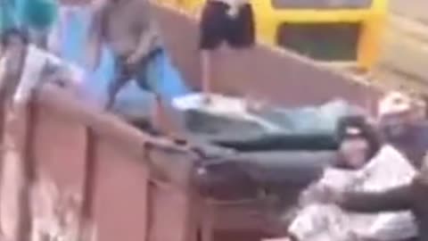 NEW: Footage shows migrants heading toward US-Mexico border