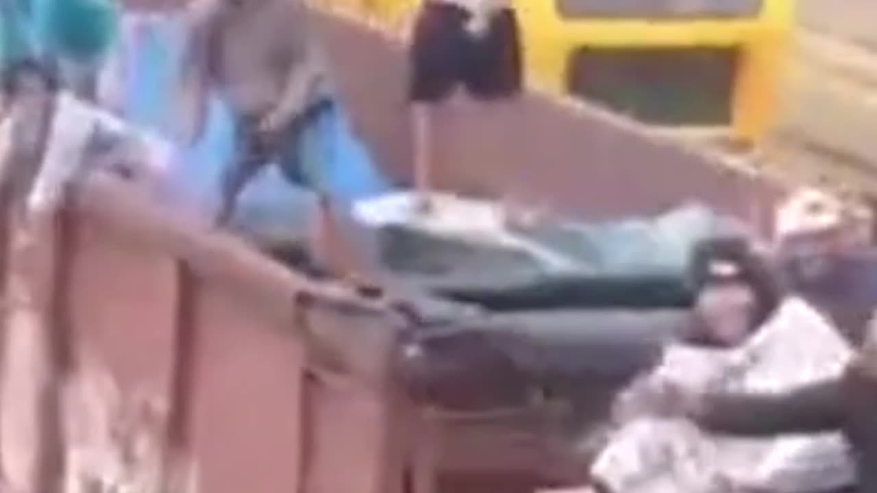 NEW: Footage shows migrants heading toward US-Mexico border