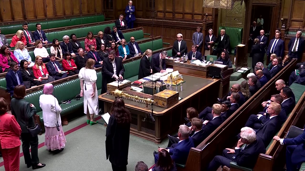 British lawmakers sworn into newly-elected parliament