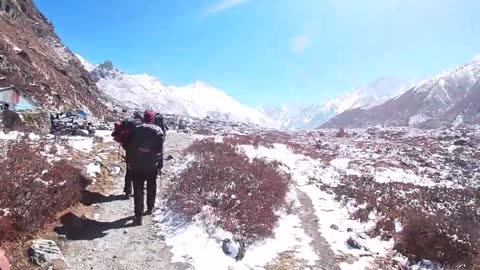 On the way to kyanjin gompa