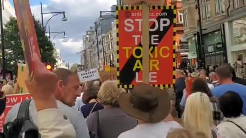 La grande protesta dell'ULEZ ieri a Londra 🇬🇧