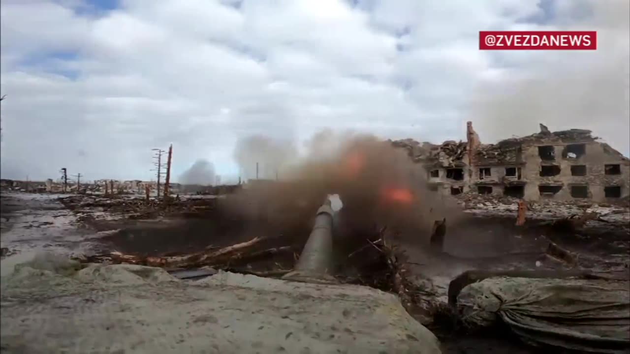 Russian tanks advance on Avdiivka