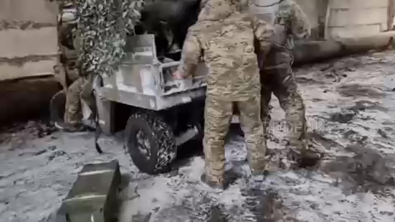 Footage of the evacuation of residents of Vesyoliy Gai