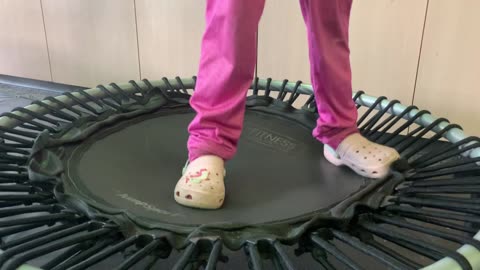 Communicate using pictures. (Trampoline)