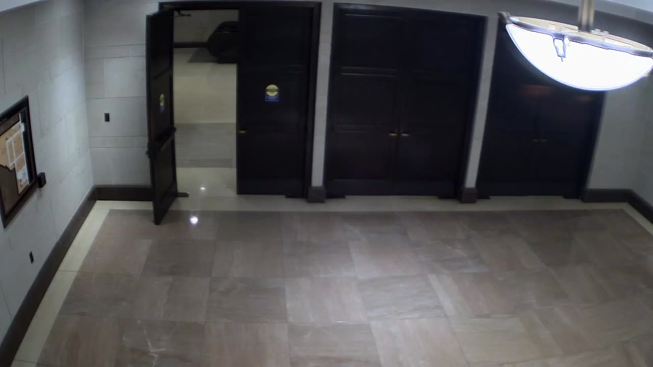 7189CVCLLSVC205_2021-01-05_18h00min01s513ms.mp4