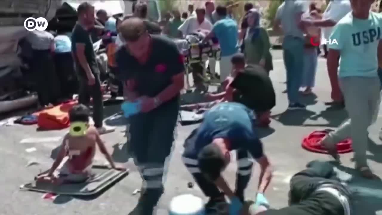 Dozens dead in Turkey after compounded road crashes | DW News