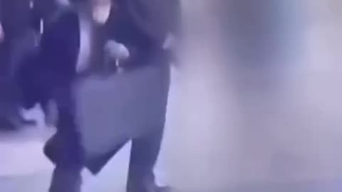 New footage of yesterday's assassination attempt on Japanese Prime Minister Fumio Kishida