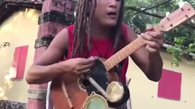 One man band Kristopher from