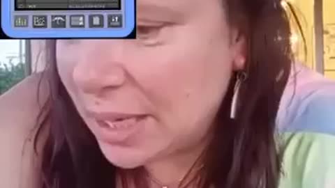 Questa ragazza dice che la vaccinazione rende il corpo umano un'antenna bluetooth