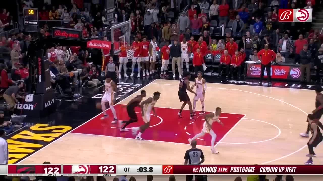 Trae Young assists on the GAME WINNER to AJ Griffin 😳🚨