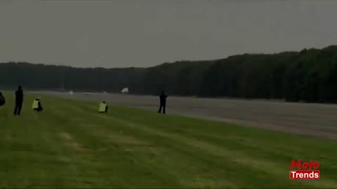 Ferrari LaFerrari Vs Bugatti Veyron Drag Race