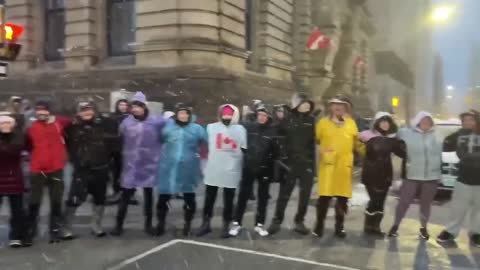 The violent fringe minority in Ottawa, continue their acts of violence in heavy police presence