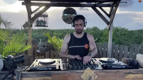 Köves _ Minimal Tech Mix