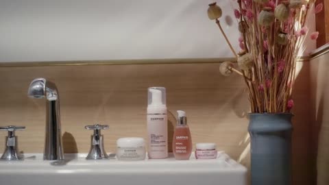 How Monica Ainley transforms her skin in just 4 weeks _ Vogue x Darphin