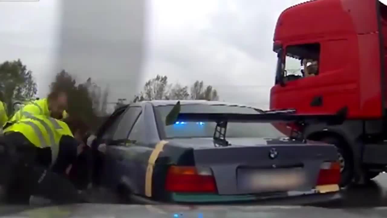 BIKERS VS COPS - Best Dirtbike & Motorcycle Police Chases compilation 2019