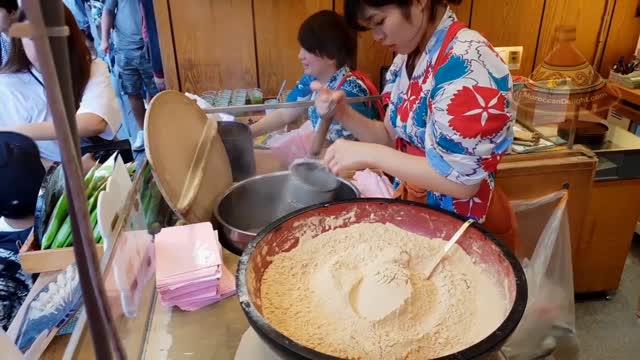 Tokyo Street Food | kibi dango | Nakamise Dori