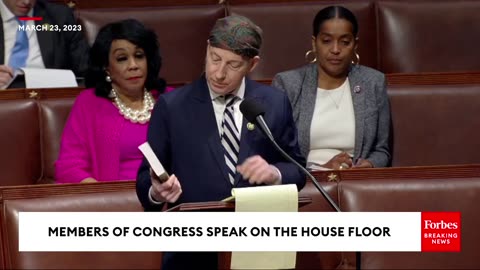 Jamie Raskin Blasts GOP Who Demand Book Bans Yet ‘Defend Assault Weapons’ After School Shootings