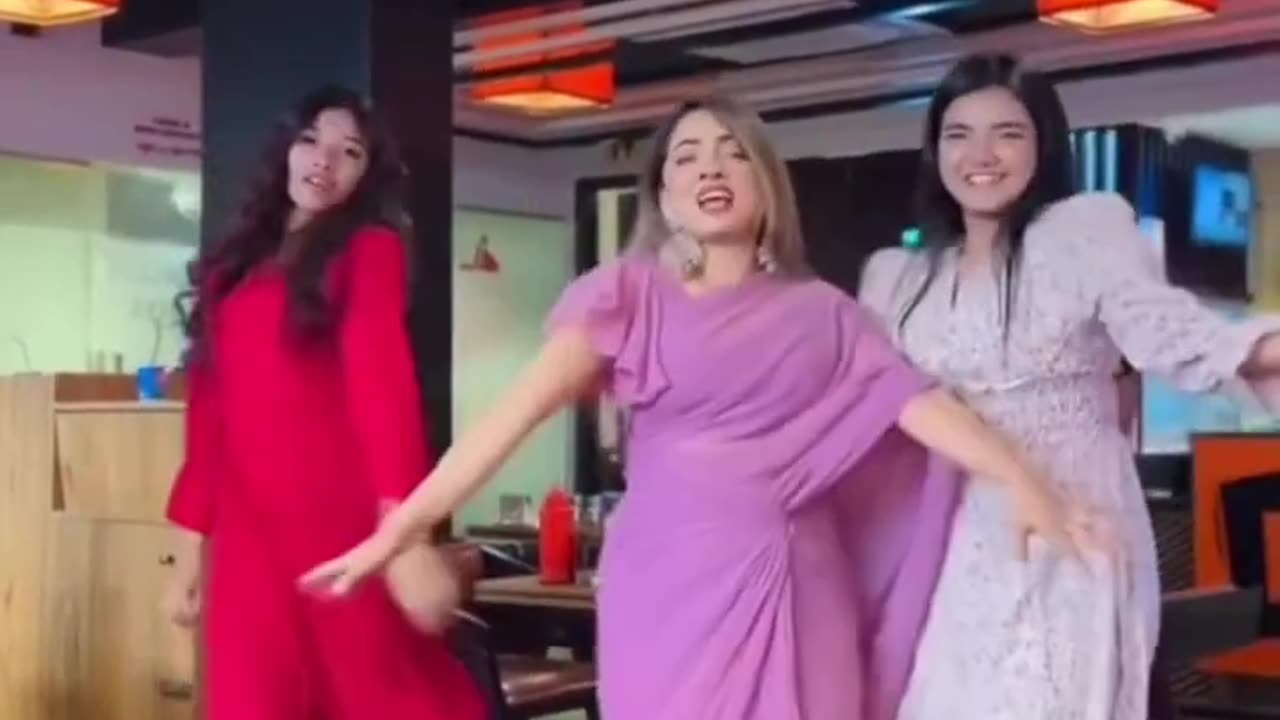 অনেকটাই হ্যাপি লাগতেছে আজকে