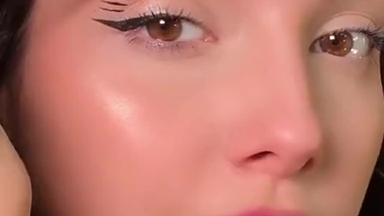 Simple and Supper Easy Eyeliner Hack⚡️ | Eyeliner Makeup Shorts Videos