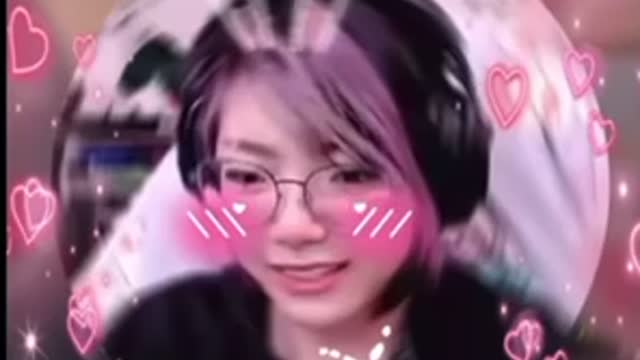 WHEN 2 GAMER GIRLS ARE IN THE SAME GAME