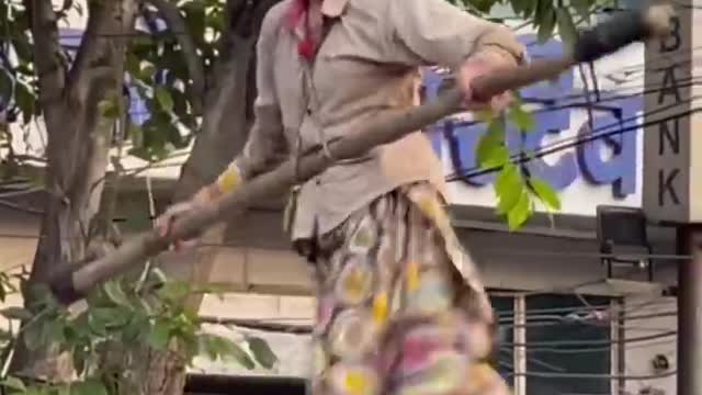 Talent of this little brave girl. 😍