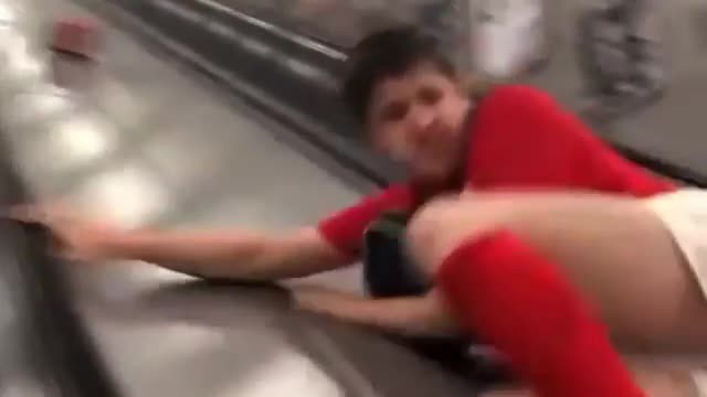Poor young man received successive blows in the sensitive place