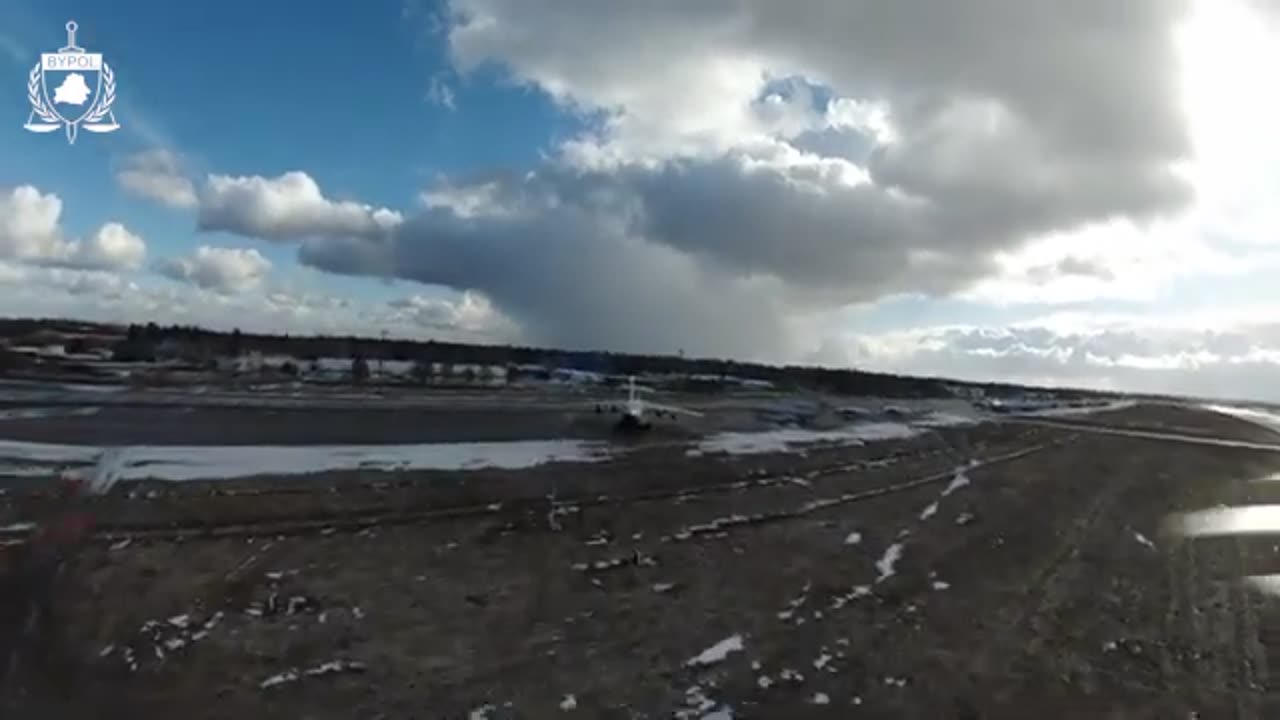 Footage of FPV drone attack on Russian aircraft A-50 in Machulishchi, Belarus, has appeared.