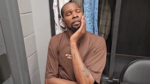 Kevin Durant after 30-point night in Suns loss at Lakers as he played the 5 late.
