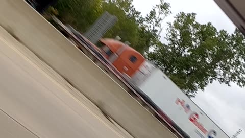 Big traffic jam in betwee ohio and michigan highway so avoid #ohio #rumble