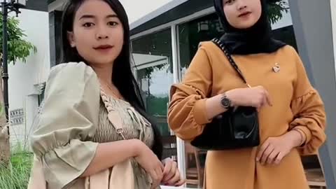 Cewek bisa beli ini itu, gonta-ganti tas