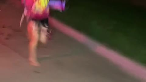 WHEN MOM NEEDSHELP WITHA STRAY DOG