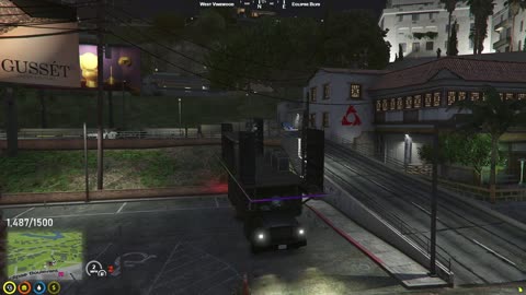 Grand Theft Auto V - 4Head gets shot at for playing music at the roosters, 4HEAD