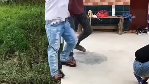 Dumb stupid Guys Funny Video 😂😂