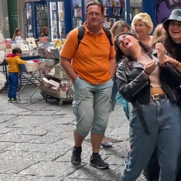 She was surprised 😮 💃😂 Statue Prank