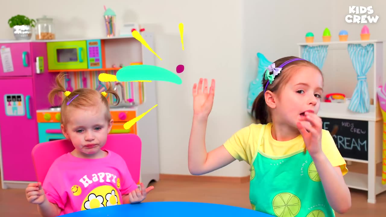 The kids playing pizza