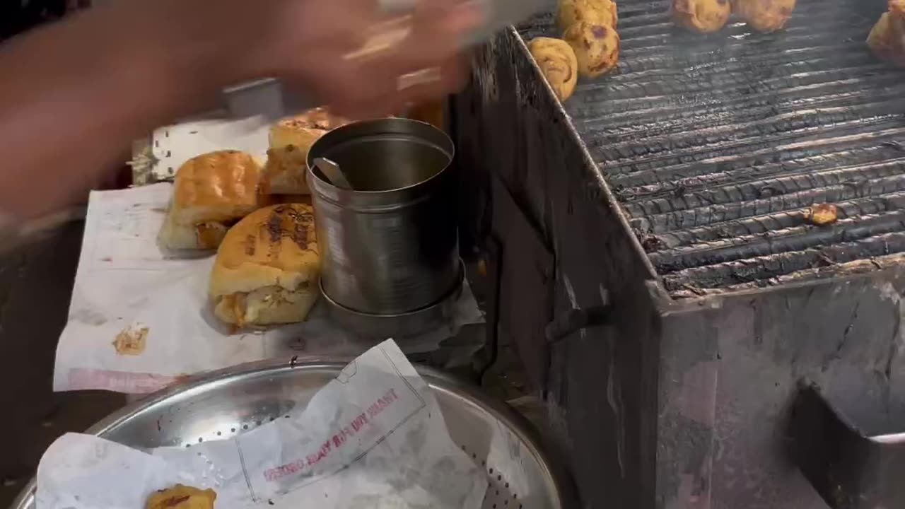 Mini Vada Stick #streetfood #ytshorts #youtubeshorts #vadapav #vada #vadapavlovers #fodofood#foodie