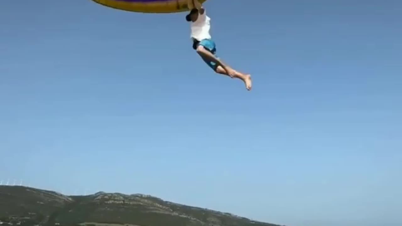 Don't make this mistake while kite surfing 🌊
