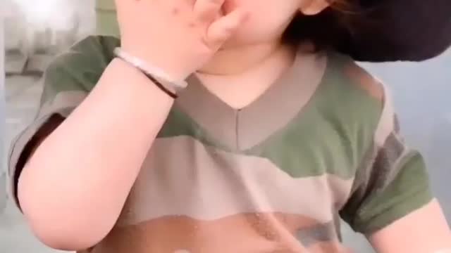 Babies trending video, she is enjoying
