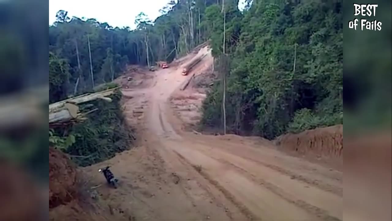 Crazy Logging and Semi Truck Drivers - Trucks Cross Rivers and Bridges, Truck Rescuing on Cliff