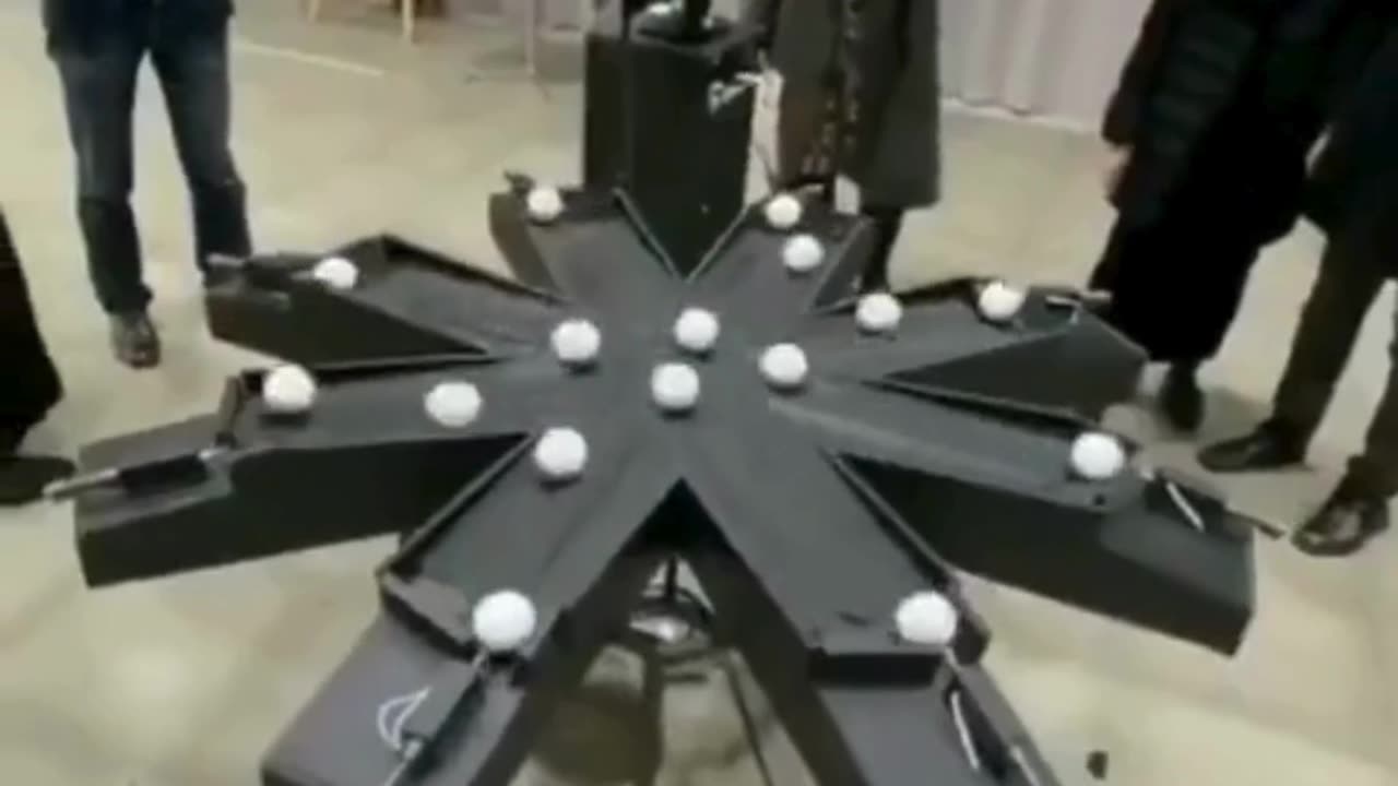 Art student Shun Onozawa's mesmerizing device 🎨⚙️ #ArtInMotion #CreativeEngineering