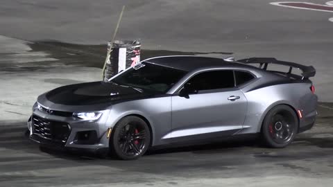 Hellcat vs ZL1 Camaro - drag racing1