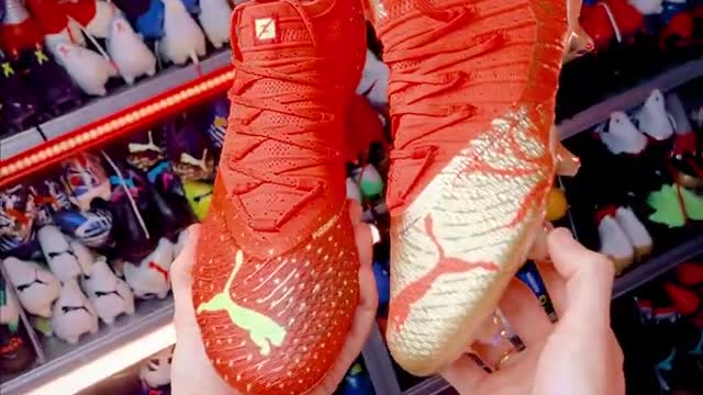 Neymar's World Cup boots are... very gold