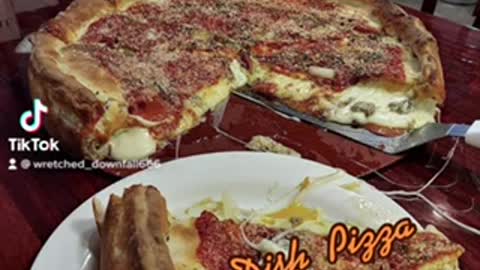 Chicago best deep pizza