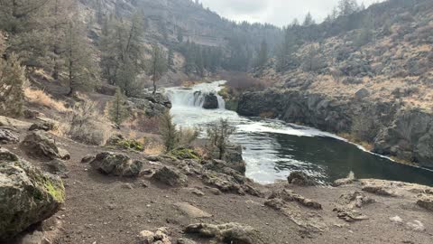 Central Oregon – Steelhead Falls – Hiking Downstream of the Waterfall – 4K