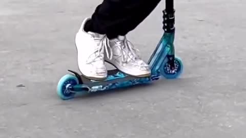 17_Bro is gifted 🙌 #skate #scooter #