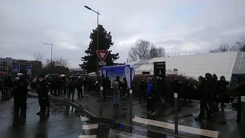 Avant le meeting de E Zemmour à Villepinte - La Police en action !