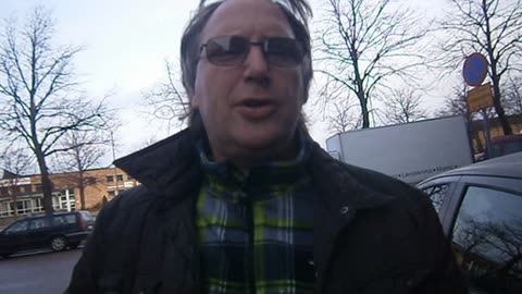 De rakryggade städarna. Fredsgatan 1, Helsingborg 29 Dec. 2013