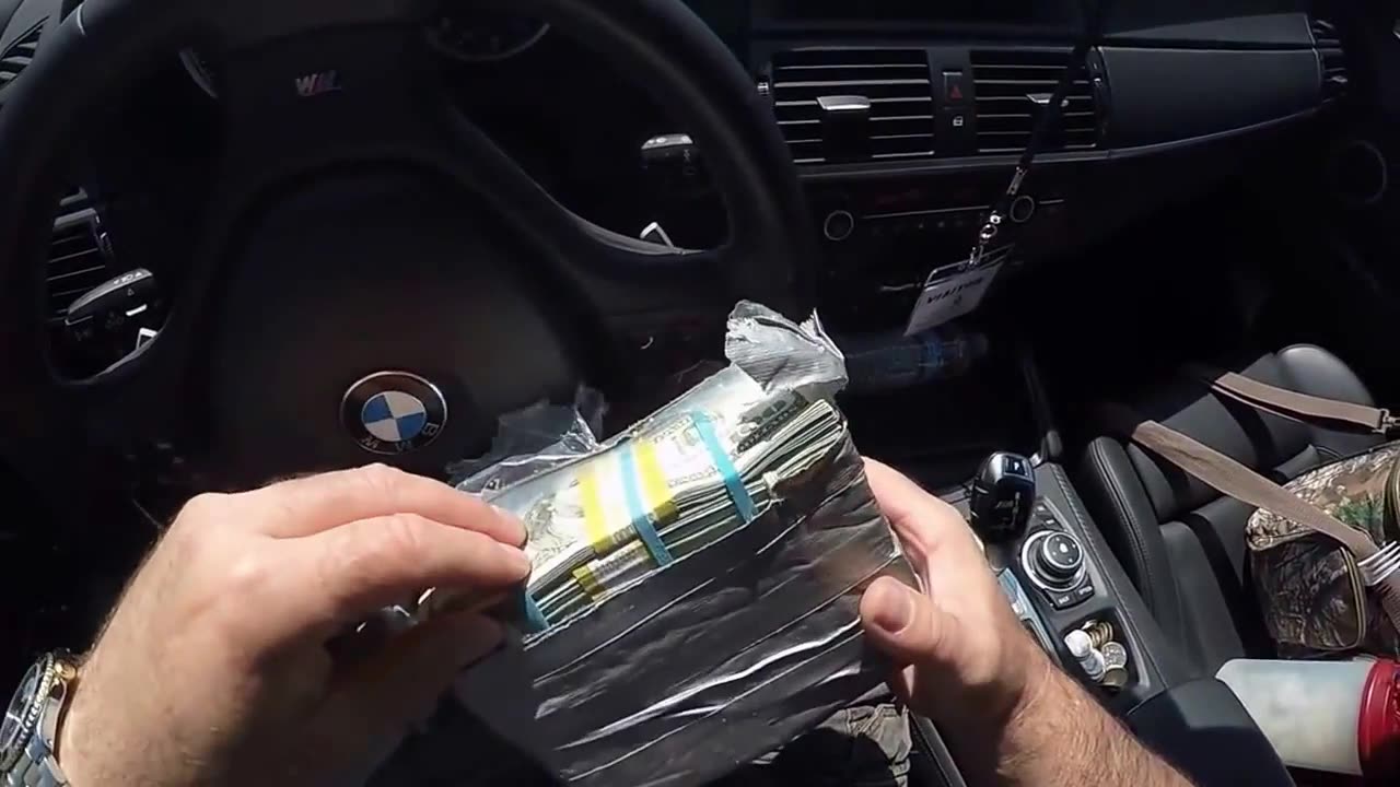 Man finds $$$1110,000 cash! Angel beach treasure hunt! Lost money