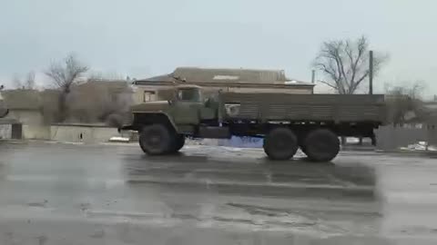 Russian T-90 arriving at the Ukrainian front.