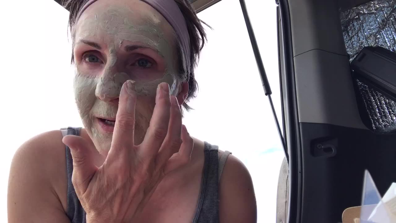 Bentonite clay face nomad camping artisan VLog